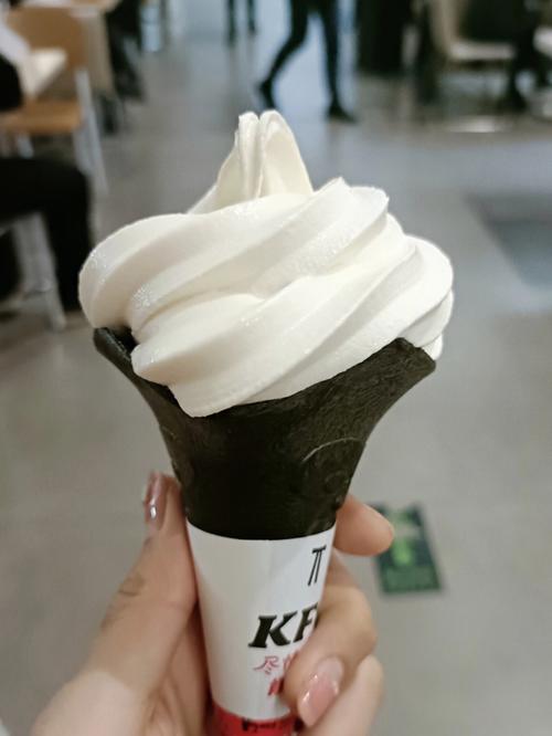 摘要：肯德基冰淇淋是很多人喜欢的甜品，这款冰淇淋有着浓郁的香味和绵软的口感，让人无法忘怀